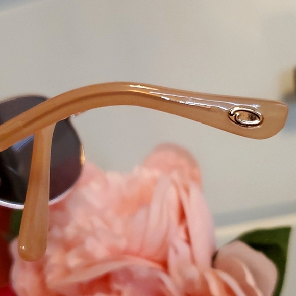 NWT Oscar De La Renta Rose Gold Sunglasses MOD3041  780 main image 11